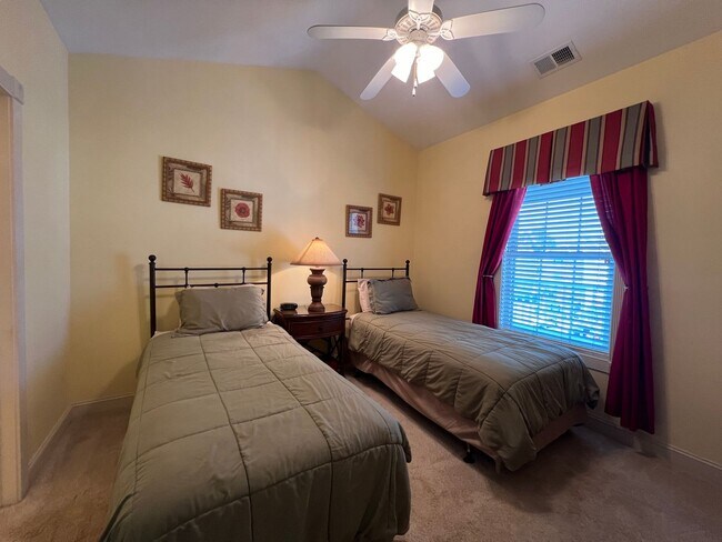 Building Photo - Myrtle Beach - 2 Bedroom / 2 Bath Furnished Condo