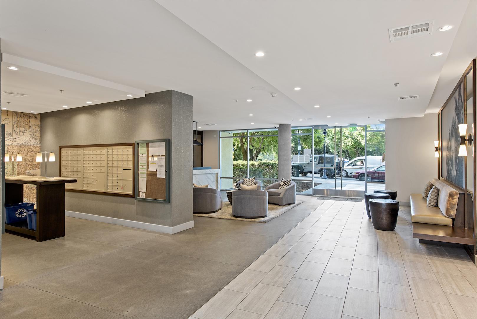 Building Photo - 889 Date St