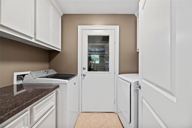 Building Photo - 903 Sugarfield Ct