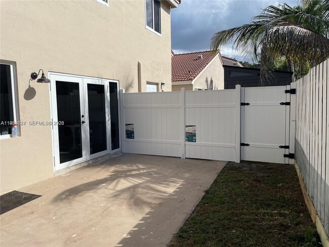 Building Photo - 6131 NW 43rd Ave