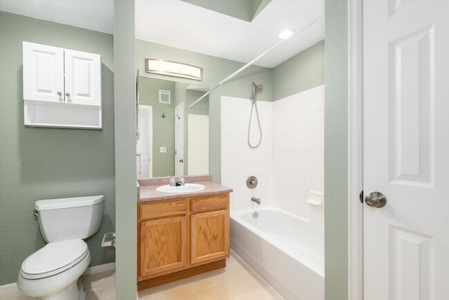 Building Photo - 905 S Zeno Way