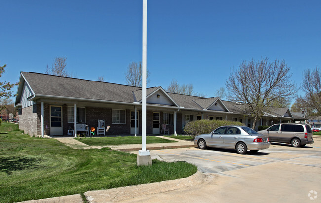 Primary Photo - Courtyard Apartments