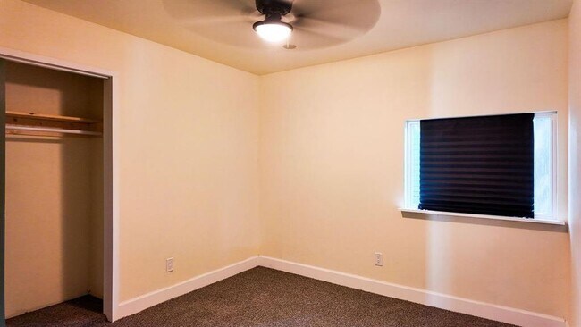 Building Photo - 3615 SW 40th St