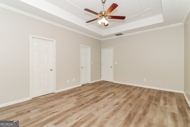 Building Photo - 450 Boxelder Rd