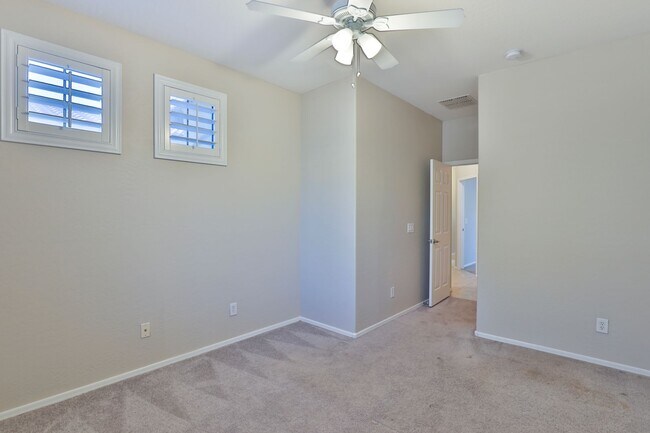 Building Photo - **Beautiful Home in Gilbert, AZ**