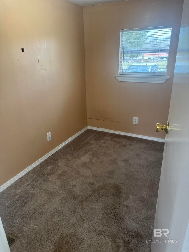 Building Photo - 20370 US-90