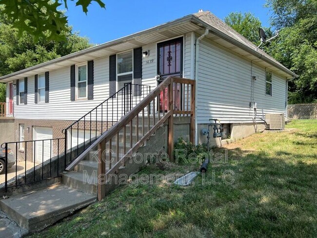 Building Photo - 1633 Jackson Ave