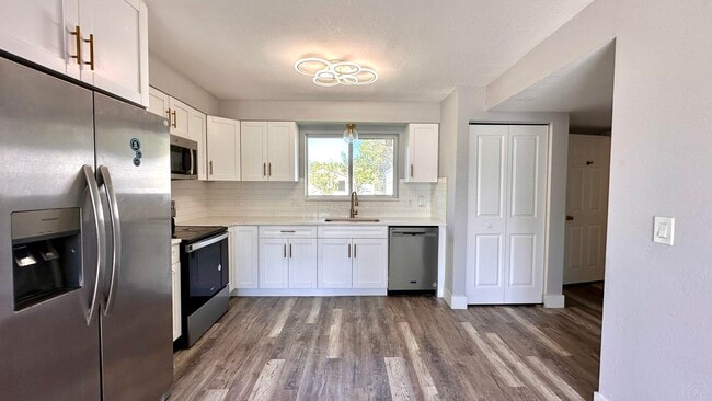 Building Photo - 309 Swain Blvd