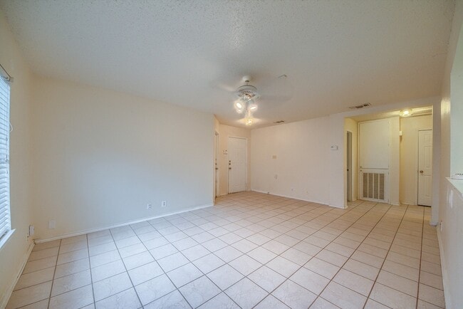 Building Photo - 7611 Scenic Glade