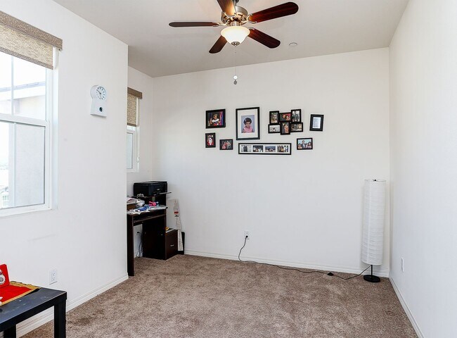 Building Photo - Beautiful 4 Bedroom Home in River Village!