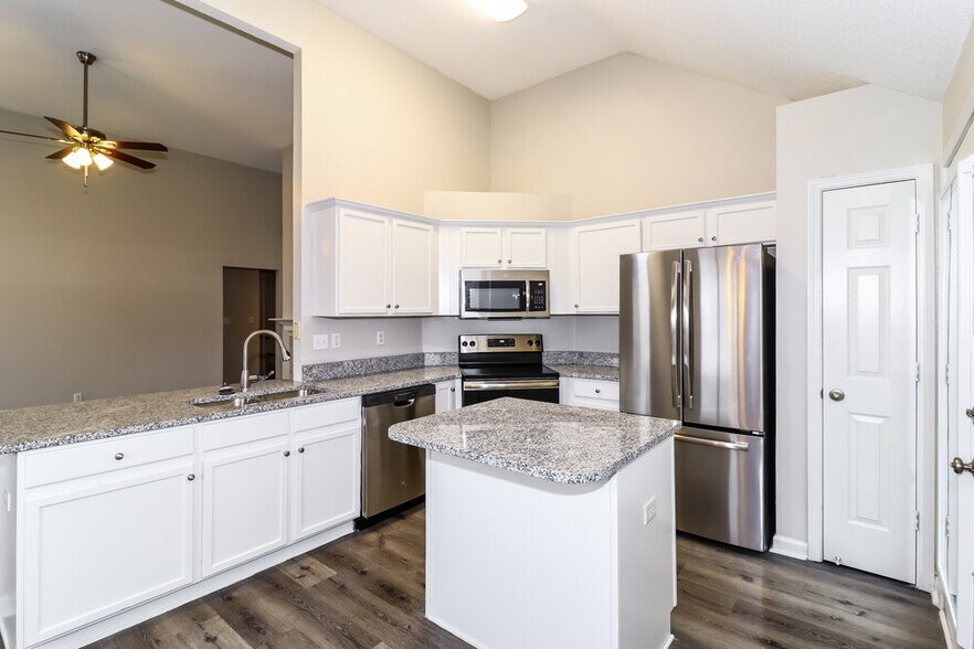 Building Photo - 9704 Java Cove