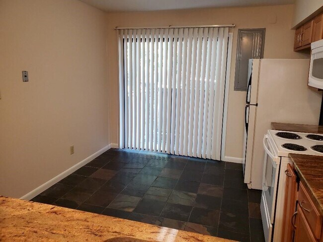 Building Photo - 1247 Druid Knoll Dr NE