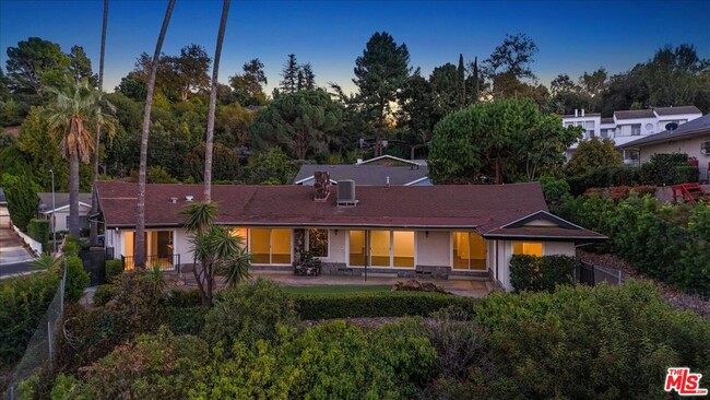 Building Photo - 15451 Longbow Dr