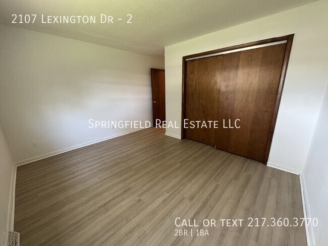 Building Photo - 2107 Lexington Dr