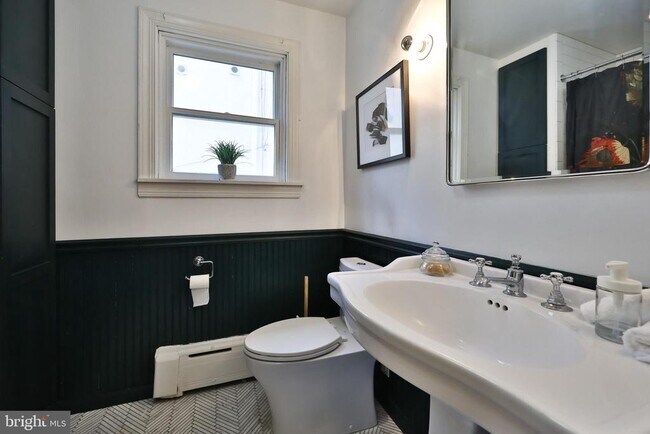 Building Photo - 2805 Poplar St