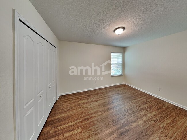 Building Photo - 629 Drysdale Dr