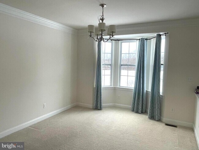 Building Photo - 365 W Boulder Dr