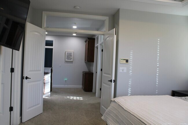 Building Photo - 7320 Orchard Cir