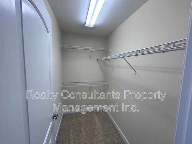 Building Photo - 4540 Pebble Lake Dr