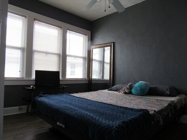 Building Photo - 5004 Euclid Ave