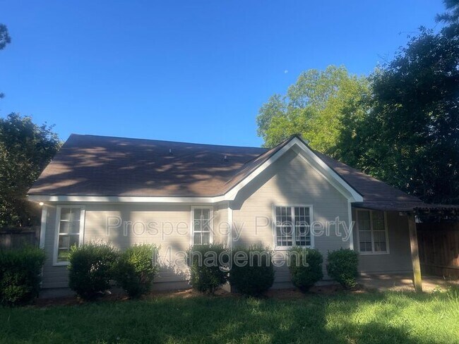 Building Photo - 207 Timber Ridge Dr