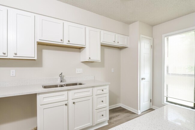 Building Photo - 4262 Water Briar Rd
