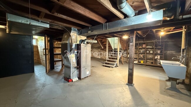 Building Photo - 2BD | 1BA Farmhouse with Garage, Shop, Sauna! - Oregon City