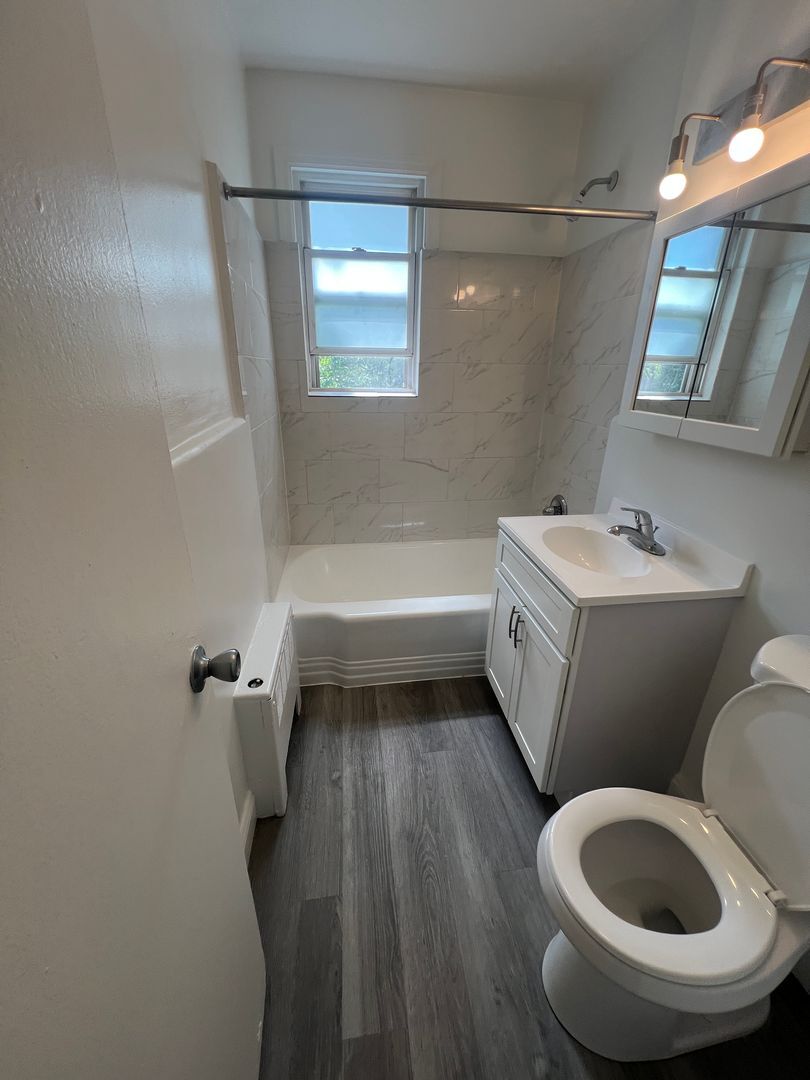 Interior Photo - 151 South Munn Ave