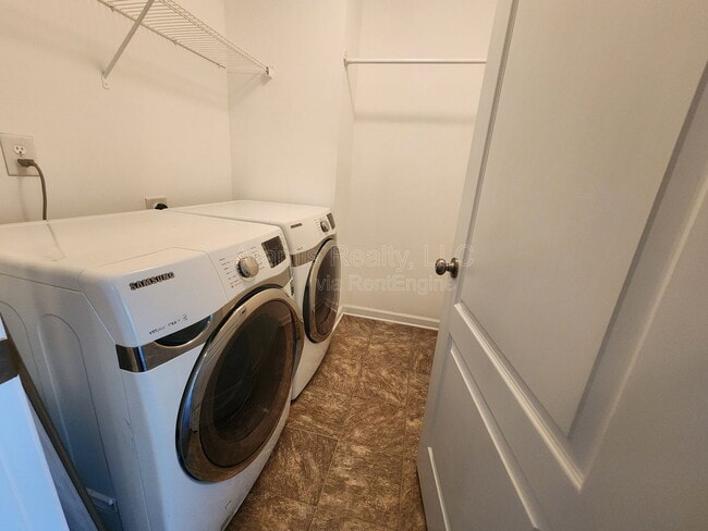 Building Photo - 7601 Summer Berry Ln