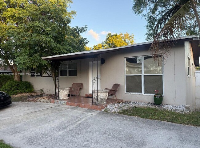 Primary Photo - 12430 SW 184th St