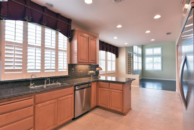 Building Photo - 35 Belize Ct