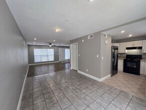 Building Photo - Arlington Townhome - 3 Bedroom 2.5 Bath