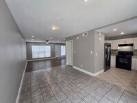 Building Photo - Arlington Townhome - 3 Bedroom 2.5 Bath