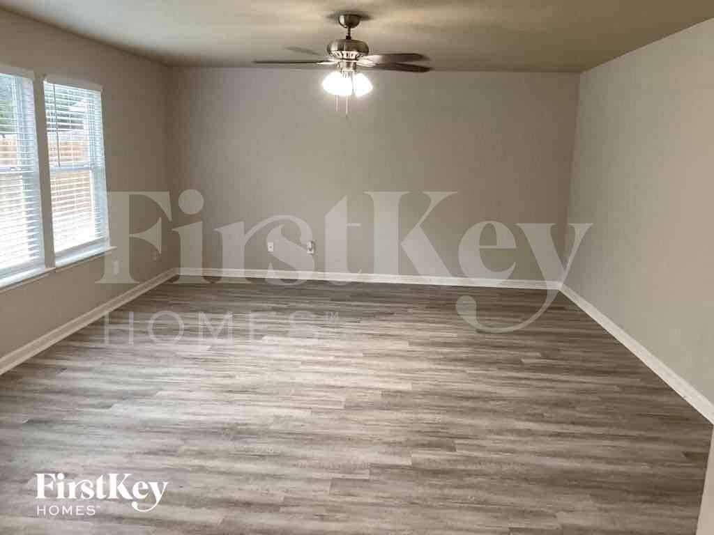 Building Photo - 3605 Smoketree Dr