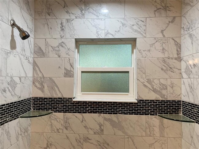 Building Photo - 38415 9th Ave