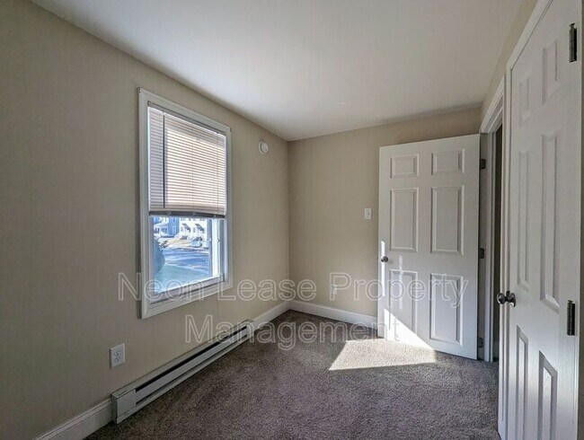 Building Photo - 223 W 6th St