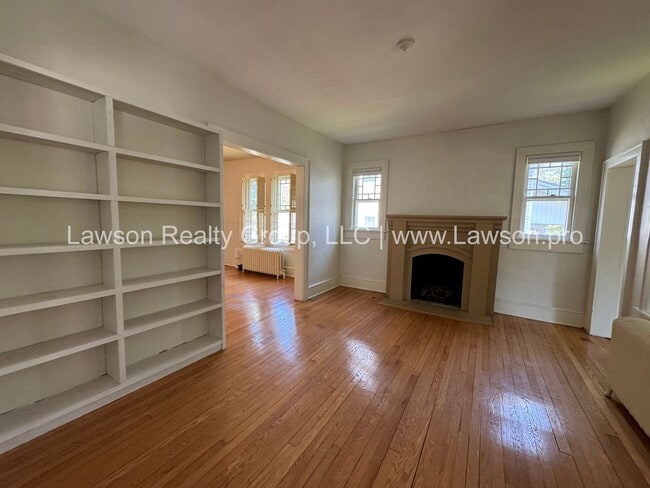 Building Photo - Large Raleigh Court Home on a Corner Lot