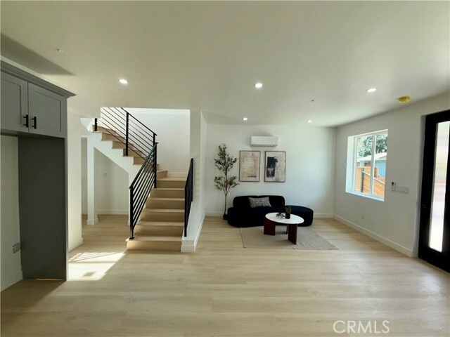 Building Photo - 1226 N Alma Ave