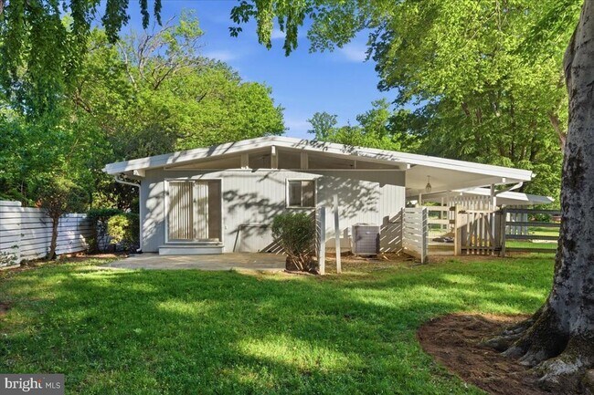 Building Photo - 6614 Melody Ln