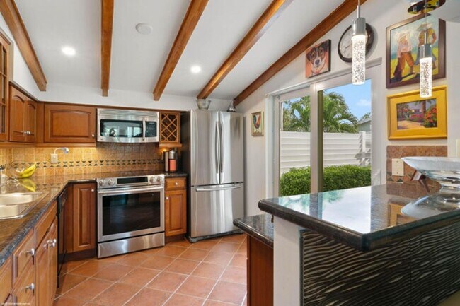 Building Photo - 208 Sims Creek Dr