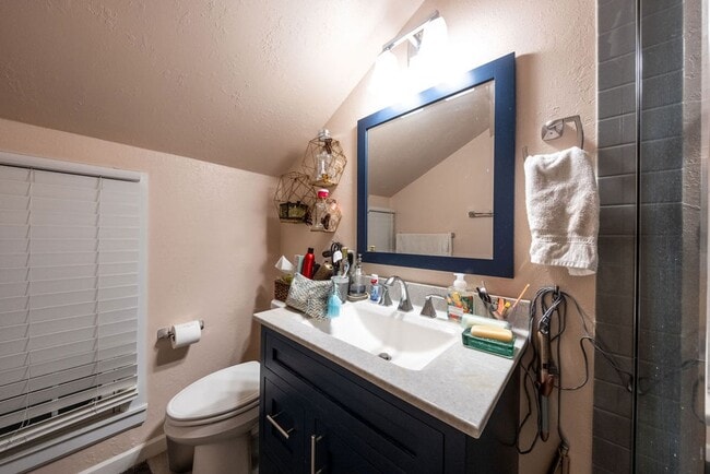 Building Photo - Charming 3brm/2ba house near Como Park!