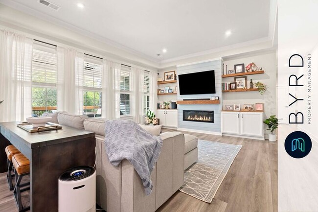 Building Photo - 4900 Sir Sagamore Dr