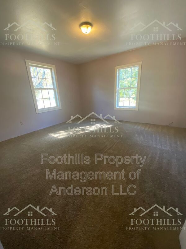 Building Photo - 1018 Cothran Cir