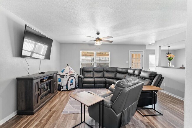 Building Photo - 2913 Seacrest Ln