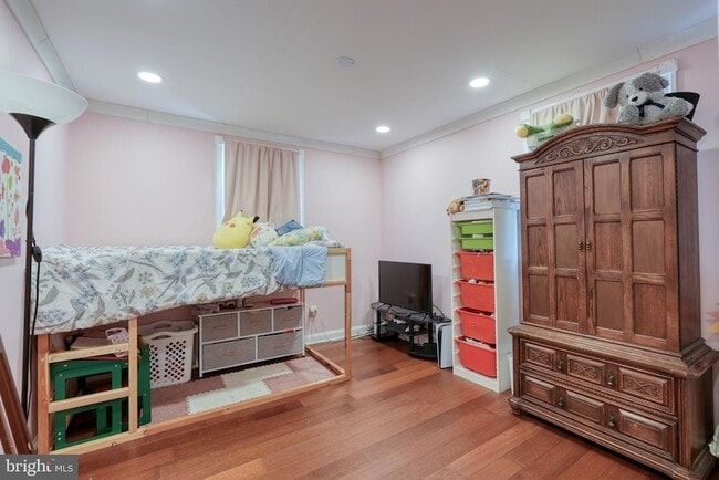 Building Photo - 32 Bonsall Ave