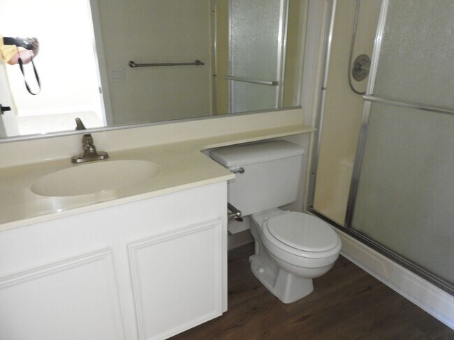 Building Photo - 4845scru