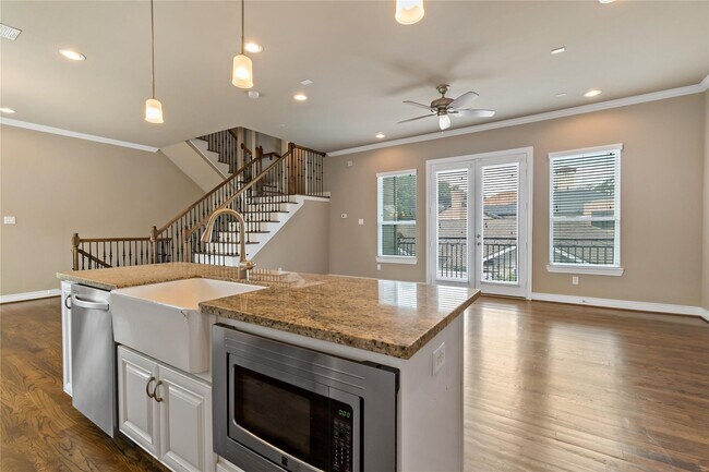 Building Photo - 4312 Dickson St