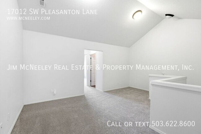 Building Photo - 17012 SW Pleasanton Ln