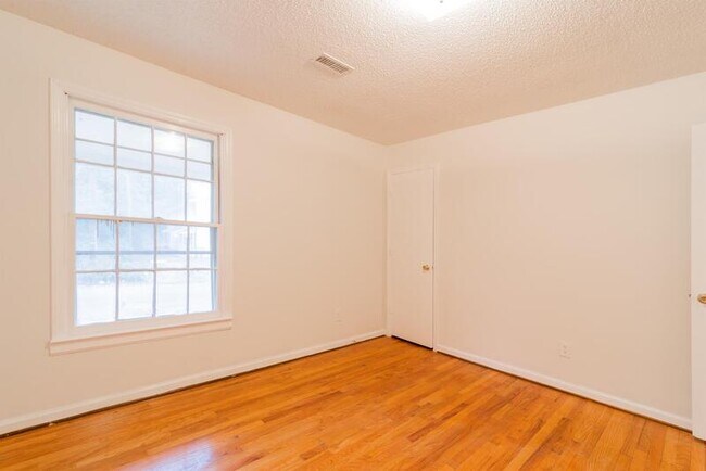 Building Photo - 1314 Boone St
