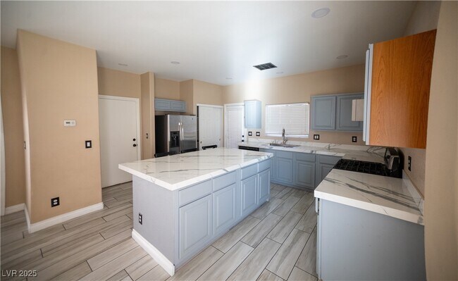 Building Photo - 1720 Dark Wolf Ave